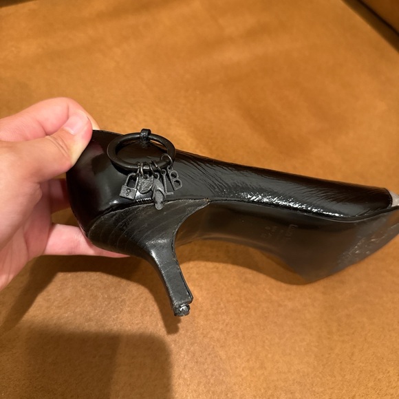 Luiza Barcelos Black Patent Kitten Heels w/ Charms Size 6.5 - Picture 8 of 8